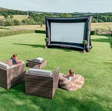 GARDEN CINEMA HIRE IN ESSEX CHEAP